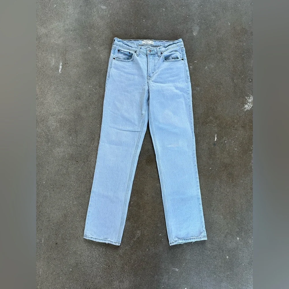 Abercrombie & Fitch The ‘90s Straight Mid Rise Light Marble Size 27|4R Jeans - Picture 7 of 10